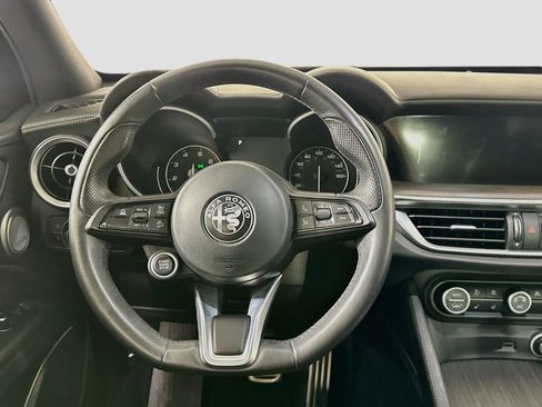 Used 2023 Alfa Romeo Stelvio Ti AWD/4WD image 18