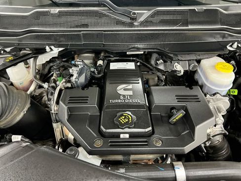 Used 2024 RAM 2500 Laramie AWD/4WD image 25
