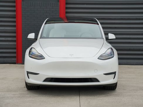 Used 2020 Tesla Model Y Long Range AWD/4WD image 5