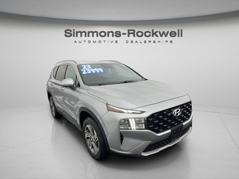 Used 2023 Hyundai Santa Fe SEL image 2