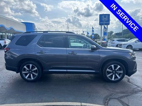 Used 2023 Honda Pilot Touring image 5
