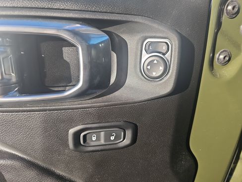 Used 2023 Jeep Wrangler Unlimited Sport image 28