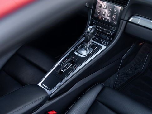 Certified 2017 Porsche 911 Carrera image 32