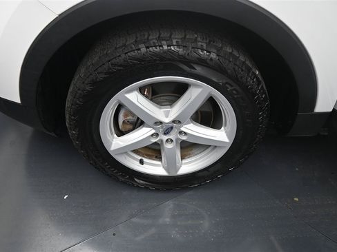 Used 2016 Ford Explorer XLT AWD/4WD image 15