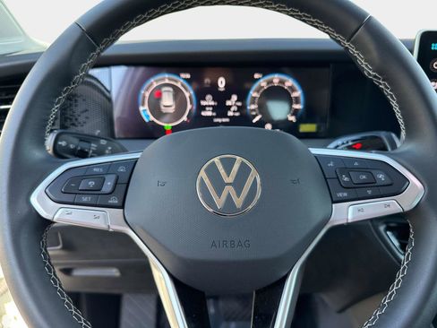 Certified 2025 Volkswagen Tiguan S FWD image 28