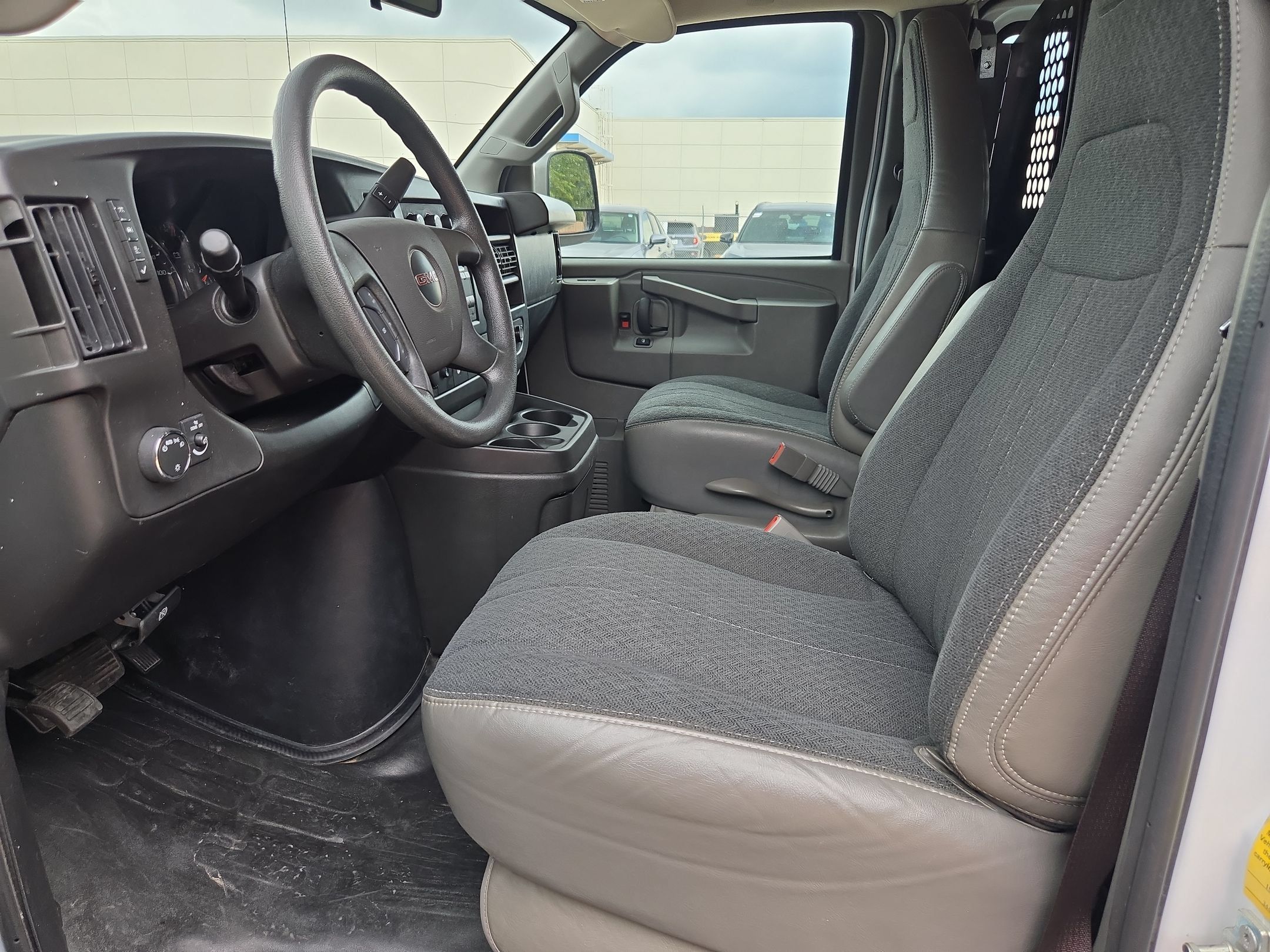 Used 2025 GMC Savana 2500 w/ Driver Convenience Package RWD image 10