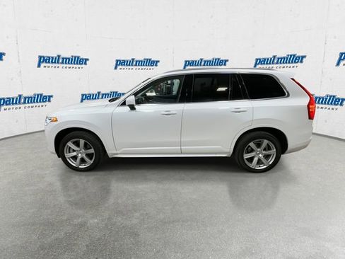 Used 2022 Volvo XC90 T5 Momentum AWD/4WD image 7