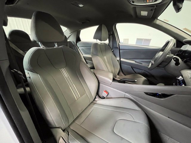 Used 2024 Hyundai Elantra SEL FWD image 9