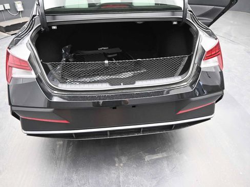 New 2026 Hyundai Elantra Limited FWD image 15