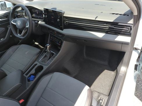 New 2026 Volkswagen Jetta SE FWD image 18