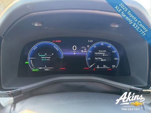 Used 2025 Toyota Camry XLE FWD image 21