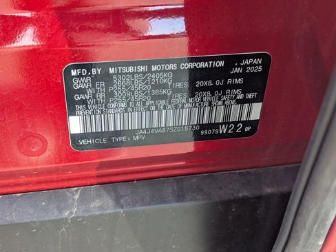 Used 2025 Mitsubishi Outlander SE image 40