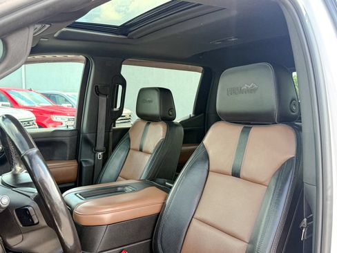 Certified 2019 Chevrolet Silverado 1500 High Country w/ High Country Premium Package AWD/4WD image 21