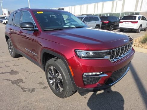 Used 2023 Jeep Grand Cherokee 4WD 4xe image 3
