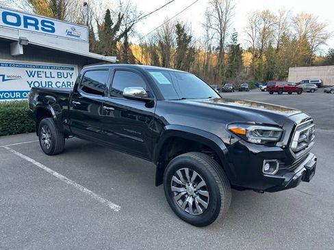 Used 2021 Toyota Tacoma Limited w/ Blackout Package (TMS) image 3