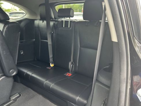 Used 2021 Toyota Highlander XLE AWD/4WD image 25