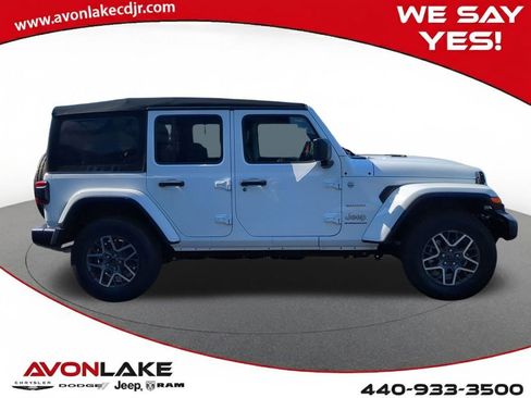 Used 2024 Jeep Wrangler Sahara w/ Technology Group image 7