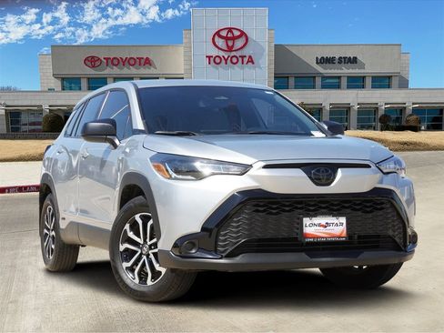 Used 2024 Toyota Corolla Cross AWD Hybrid image 1