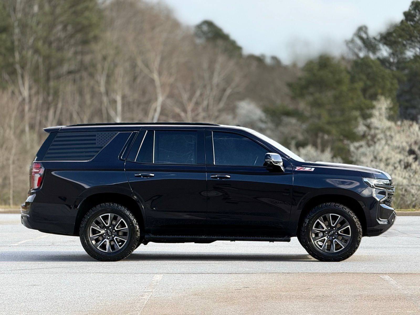 Used 2022 Chevrolet Tahoe Z71 w/ Luxury Package AWD/4WD image 11