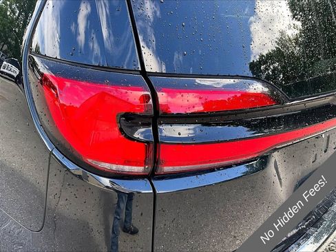 Used 2024 Chrysler Pacifica Touring-L FWD image 27