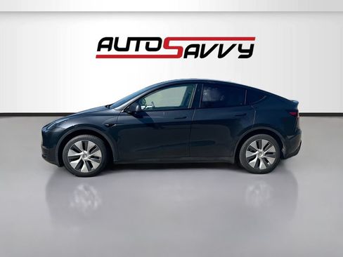 Used 2024 Tesla Model Y Long Range RWD image 4