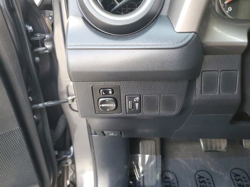 Used 2016 Toyota RAV4 LE image 24