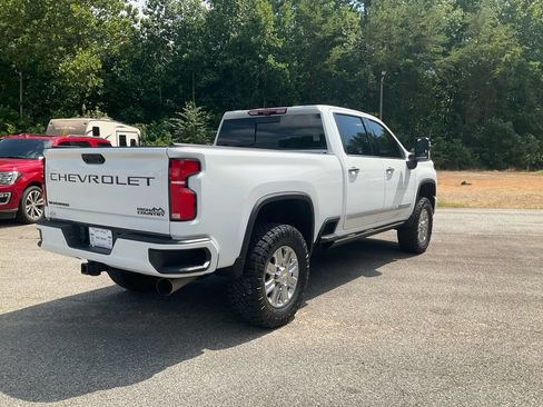 Used 2024 Chevrolet Silverado 3500 High Country w/ High Country Premium Package AWD/4WD image 5