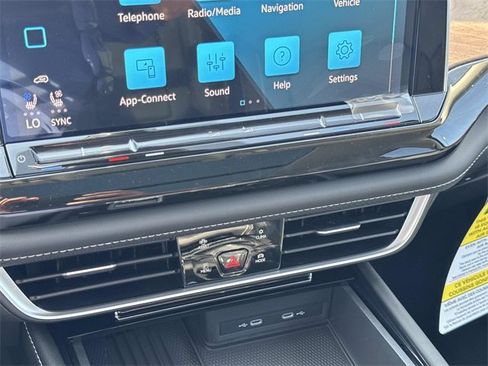 New 2026 Volkswagen Atlas SE image 23