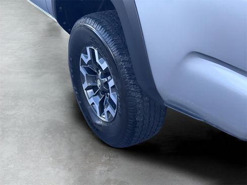 Used 2021 Toyota Tacoma TRD Off-Road image 12