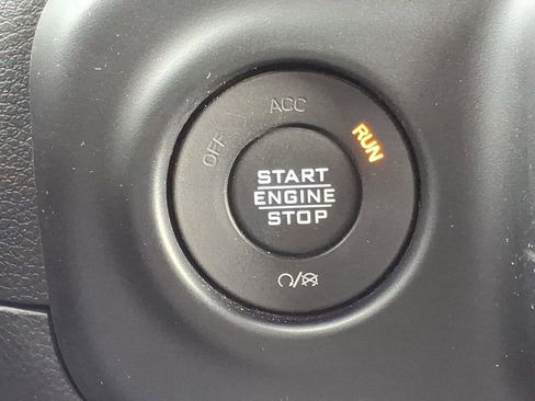 Used 2021 Jeep Wrangler Unlimited Sahara AWD/4WD image 20