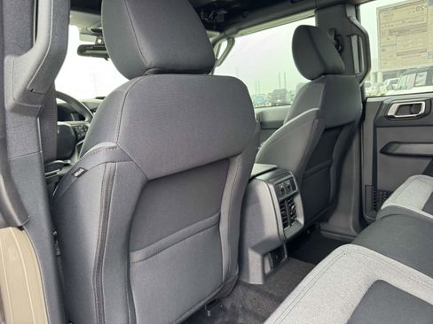 New 2026 Ford Bronco 4-Door AWD/4WD image 17