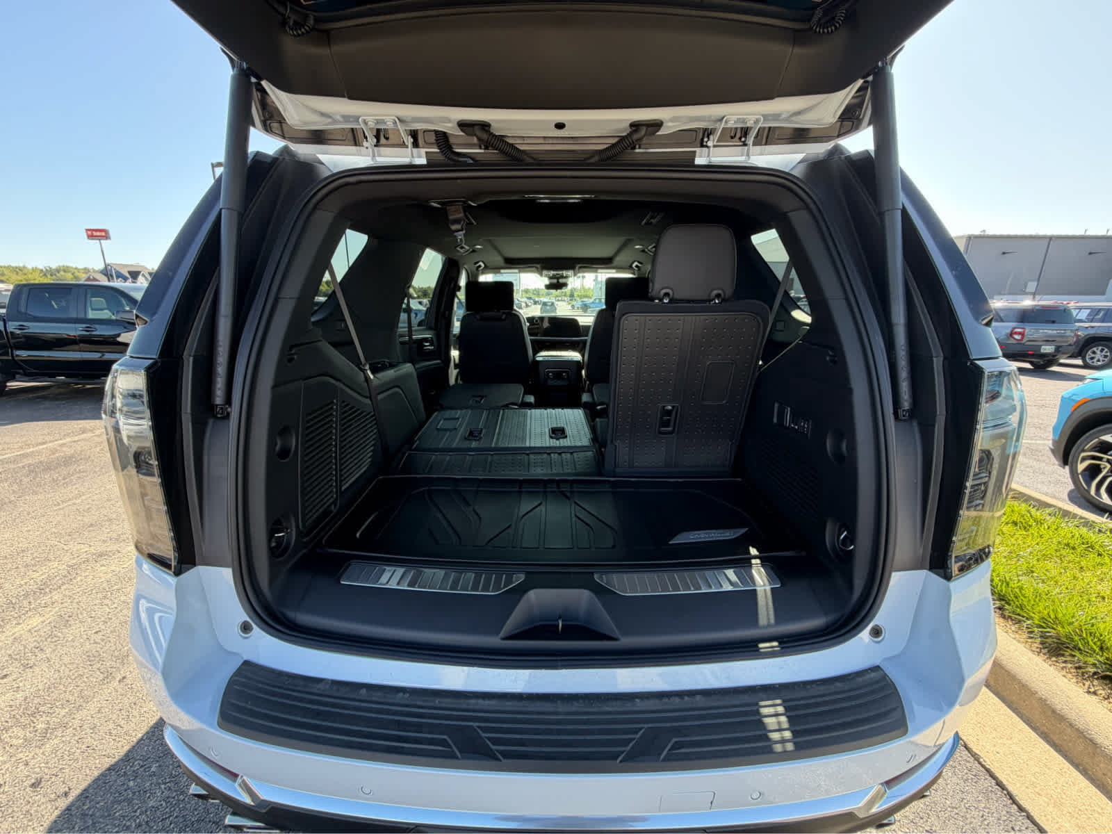 New 2026 Chevrolet Tahoe High Country AWD/4WD image 50