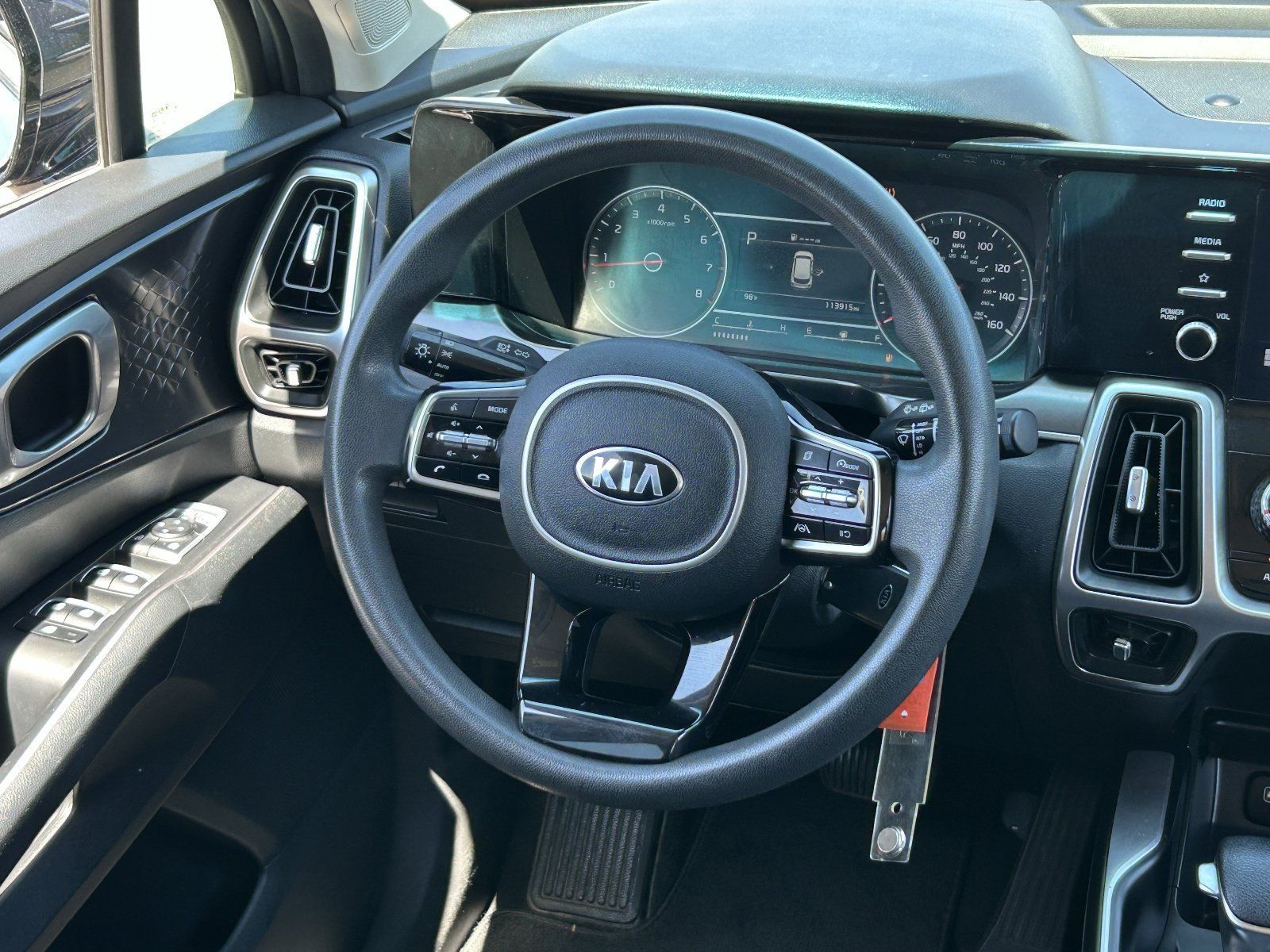Used 2021 Kia Sorento LX AWD/4WD image 18
