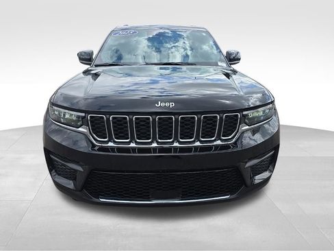 Used 2025 Jeep Grand Cherokee Laredo X w/ Trailer Tow Package AWD/4WD image 8