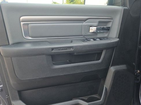 Used 2021 RAM 1500 Classic SLT AWD/4WD image 11
