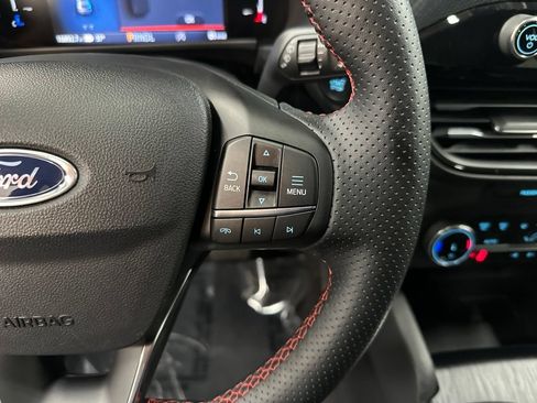 Used 2025 Ford Escape ST-Line Select AWD/4WD image 16