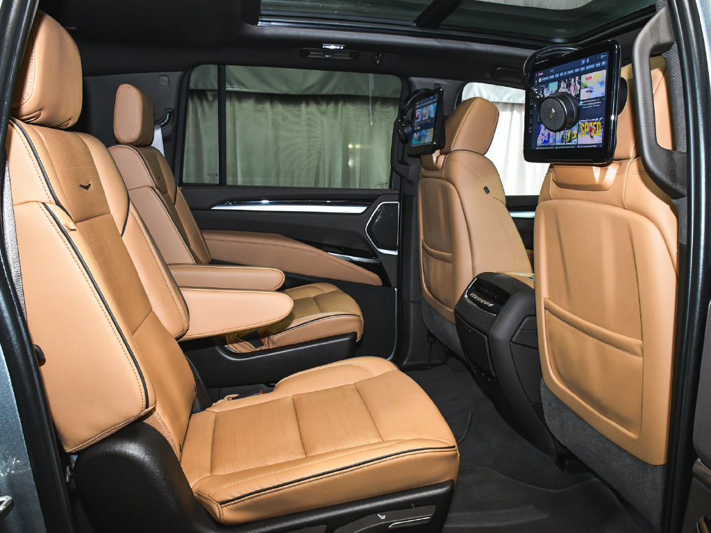 Used 2026 Cadillac Escalade ESV Luxury w/ LPO, Radiant Package AWD/4WD image 51