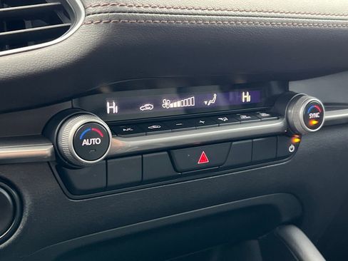 Used 2024 MAZDA MAZDA3 s image 22