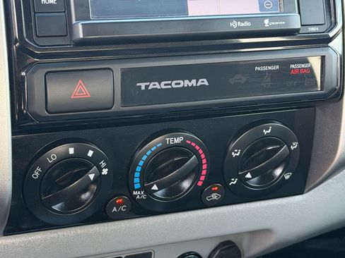 Used 2015 Toyota Tacoma PreRunner w/ TRD Off-Road Package RWD image 28