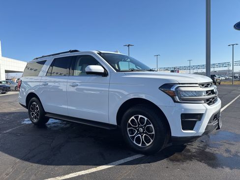 Used 2024 Ford Expedition Max XLT image 3