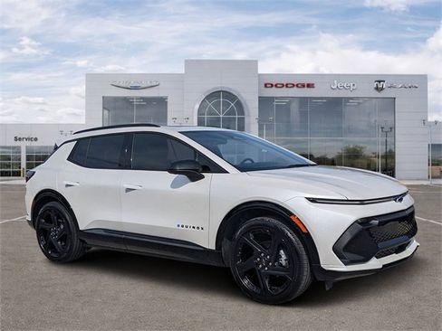 Used 2025 Chevrolet Equinox EV RS image 2