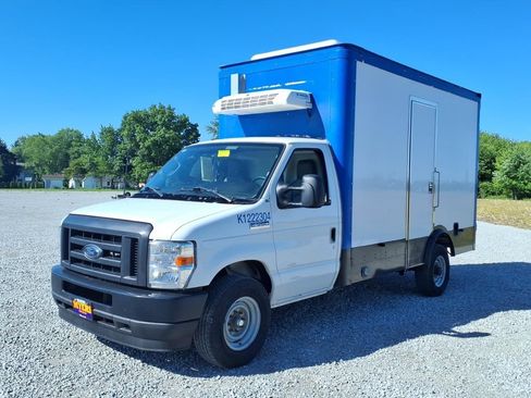 Used 2023 Ford E-350 and Econoline 350 Super Duty w/ Power Windows & Locks Group RWD image 9