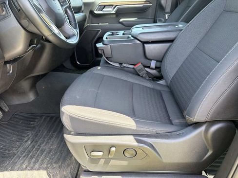 Used 2025 Chevrolet Silverado 1500 LT AWD/4WD image 15