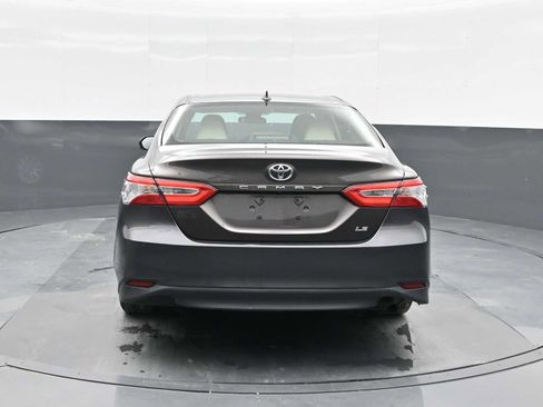 Used 2019 Toyota Camry LE image 3