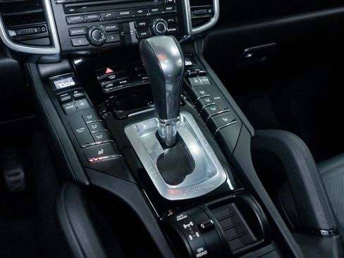 Used 2016 Porsche Cayenne image 51