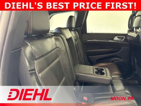 Used 2018 Jeep Grand Cherokee Trailhawk w/ Trailhawk Luxury Group AWD/4WD image 12