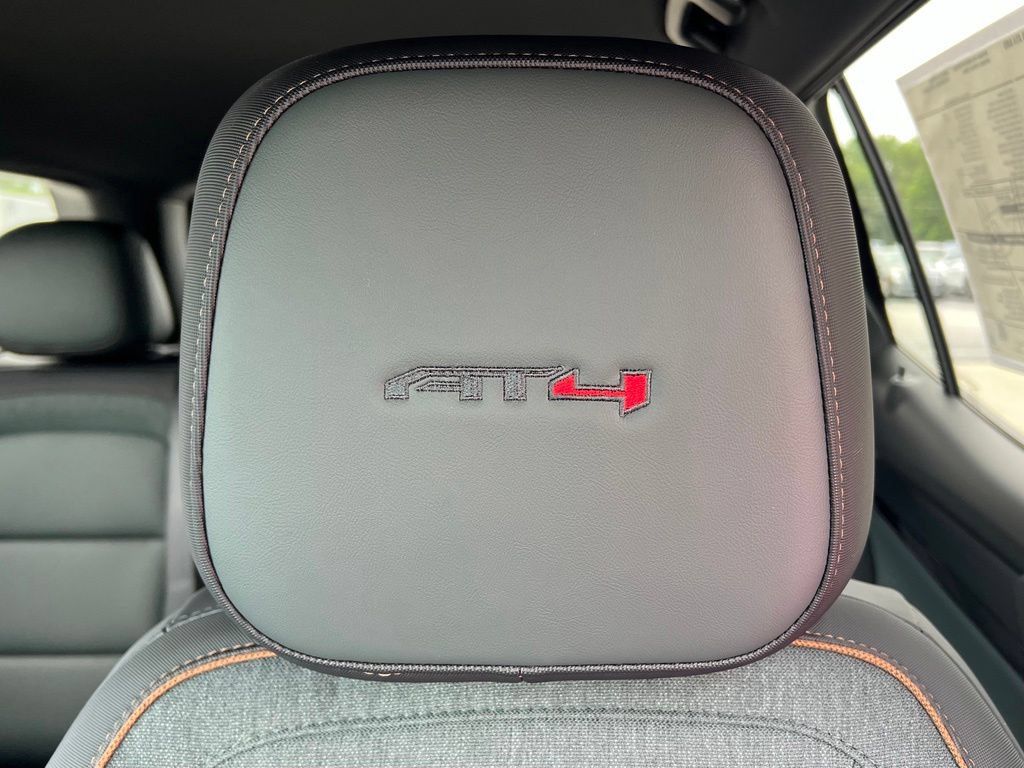 New 2027 GMC Terrain AT4 w/ LPO, Black Badging Package AWD/4WD image 10