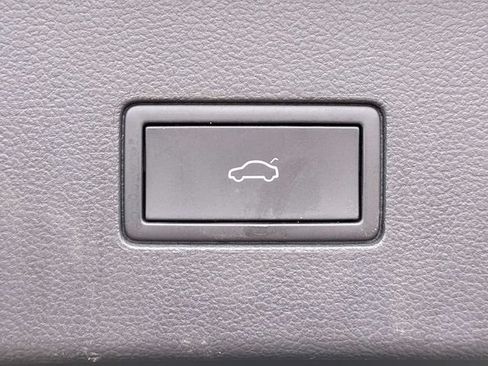 Certified 2025 Volkswagen Atlas SE AWD/4WD image 14