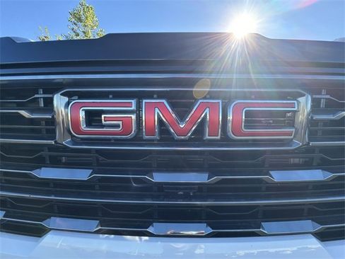 Used 2024 GMC Sierra 2500 AT4 w/ AT4 Premium Plus Package image 33