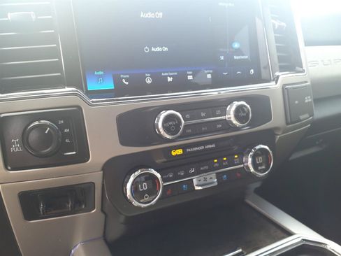 Used 2022 Ford F250 Lariat w/ Black Appearance Package AWD/4WD image 20
